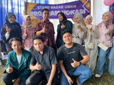 Program Vokasi Um Metro Tampilkan Produk Unggulan Mahasiswa Di Bazar UMKM Temu Alumni, Wisuda UM Metro, Dan Resepsi Milad Muhammadiyah ke-113 2025