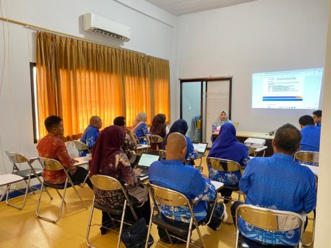 Program Vokasi Gelar Rapat Persiapan Peninjauan Kurikulum Menuju Lulusan Siap Industri