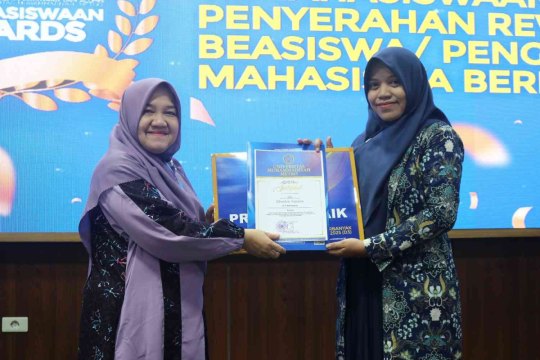 D3 Akuntansi Vokasi Raih Penghargaan Prodi Terbaik atas Kenaikan Mahasiswa Baru