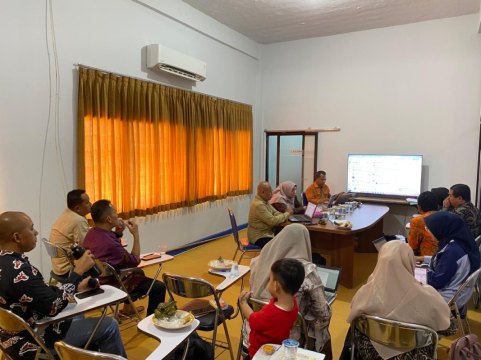 Perkuat Mutu Akademik, Program Vokasi UM Metro Bahas Hibah Kurikulum dan Laporan Kinerja Prodi