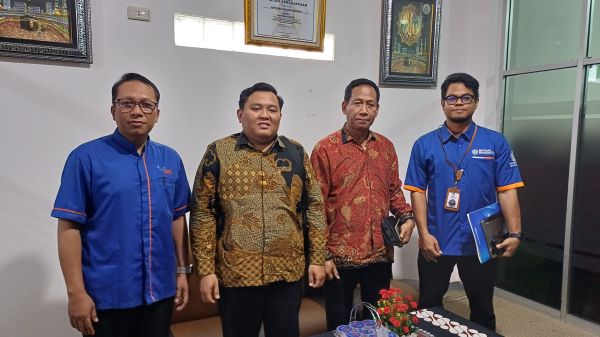 Kunjungan Program Vokasi Universitas Muhammadiyah Metro ke BMT Fajar Bina Sejahtera dan PT. T-Link