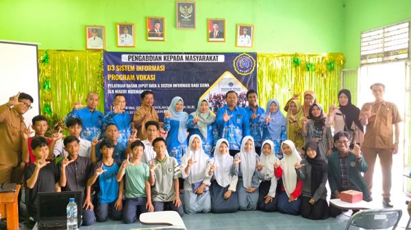Tak Berhenti di Metro, Program Vokasi D3 Sistem Informasi UM Metro Hadir Membawa Semangat Teknologi ke SLB Kota Gajah